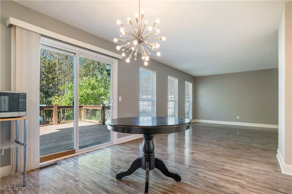 5147 Susetta Ave NW, Canton, OH 44709 | MLS# 5163186 | 27 Photos - Movoto