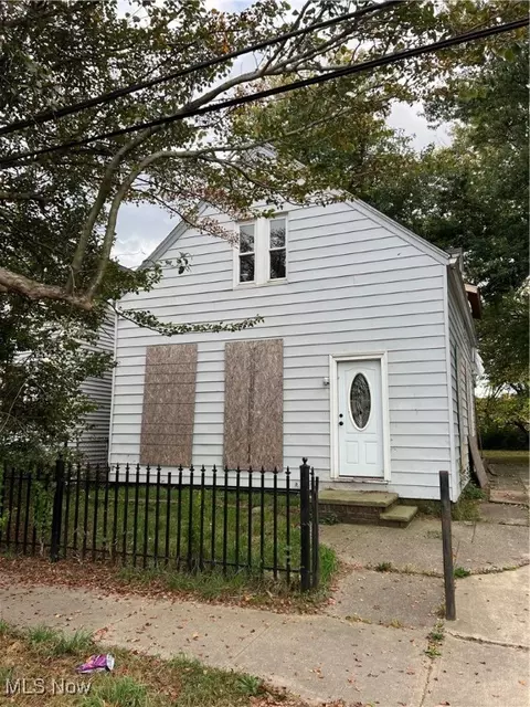 5911 Madison Ave, Cleveland, OH 44102