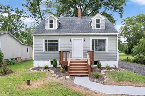 2072 Warren Ave, Akron, OH 44320