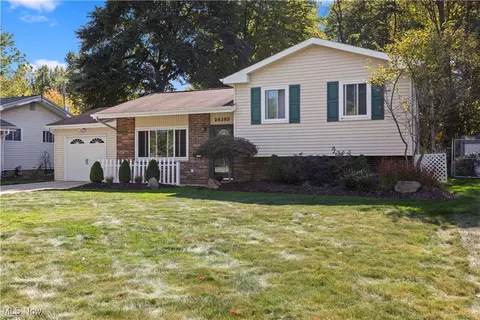 24393 Woodmere Dr, North Olmsted, OH 44070
