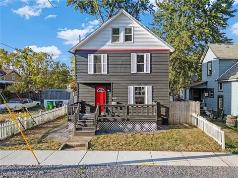 124 E Wayne St, Alliance, OH 44601 photo 4