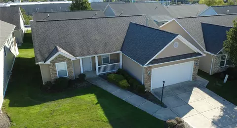 230 Falling Leaf Dr, Seven Hills, OH 44131