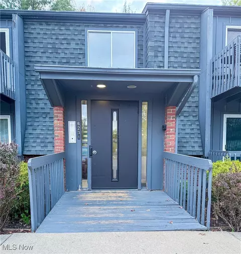 6231 Hidden Creek Dr #235, Lorain, OH 44053