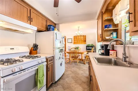 29815 Robert St, Wickliffe, OH 44092 photo 18