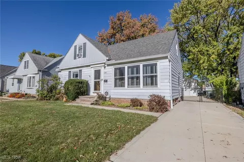 29815 Robert St, Wickliffe, OH 44092 photo 2