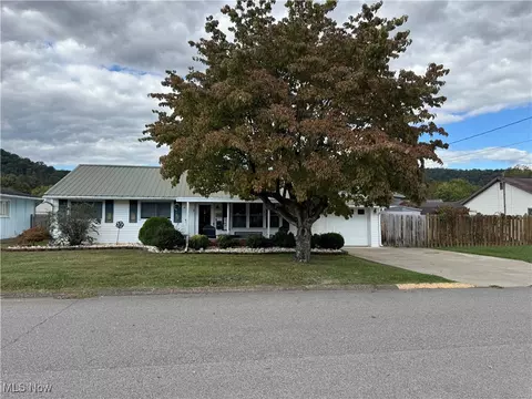 321 N 1st Ave, Paden City, WV 26159