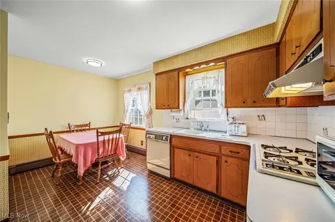 Kitchen - 104 E 216th St, Euclid, OH 44123 photo 1 of 3
