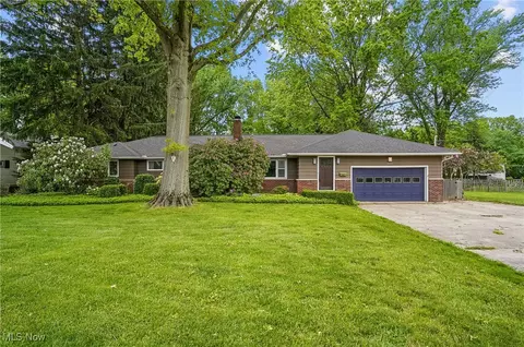 3063 Lake Rd, Silver Lake, OH 44224