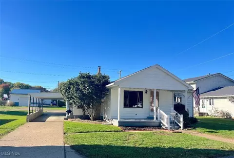428 Kaserman Ave NE, New Philadelphia, OH 44663