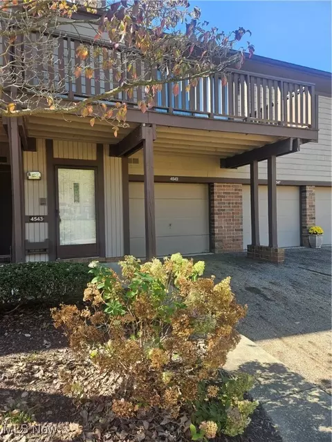 4543 Saint James Cir NW, Canton, OH 44708