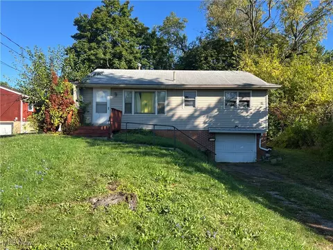 3045 Parkway St NW, Canton, OH 44708