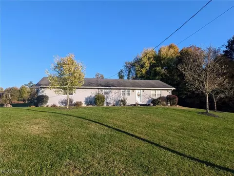 10514 Harry June Cir, Minerva, OH 44657