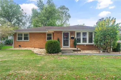 6906 Blue Ridge Dr, Poland, OH 44514