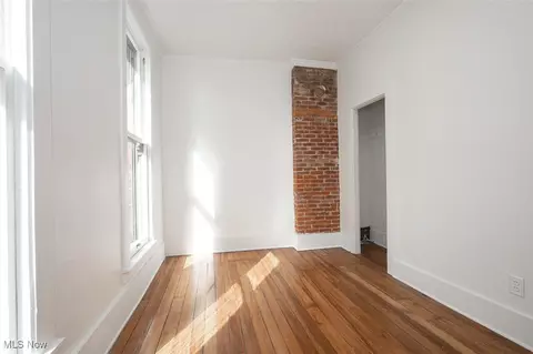 Bedroom - 333 5th St, Elyria, OH 44035 photo 6 of 10