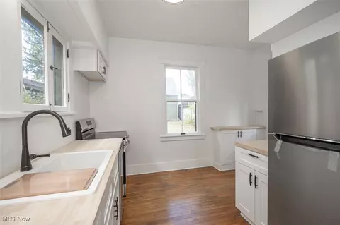 Kitchen - 333 5th St, Elyria, OH 44035 photo 1 of 3