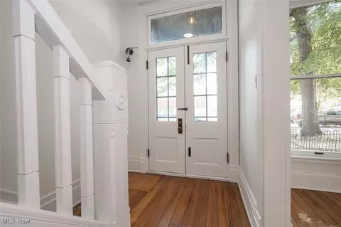 Entry Way - 333 5th St, Elyria, OH 44035 photo 1 of 3