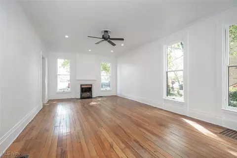 Living - 333 5th St, Elyria, OH 44035 photo 5 of 6