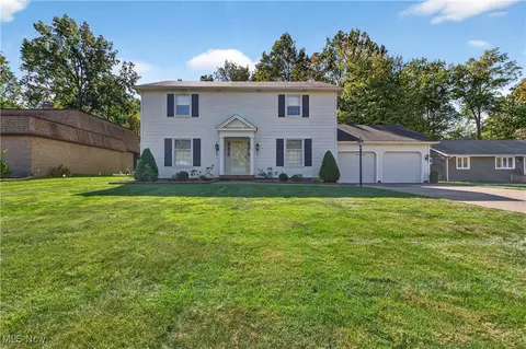 640 Gloucester Dr, Highland Heights, OH 44143