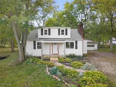 1129 Novak Rd, Grafton, OH 44044