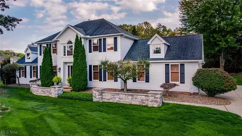 71 Steeplechase Ln, Munroe Falls, OH 44262