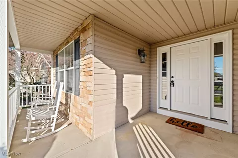 Exterior - 614 Rundle St, Lagrange, OH 44050 photo 3 of 6