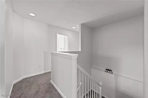 Entry Way - 614 Rundle St, Lagrange, OH 44050 photo 5 of 8
