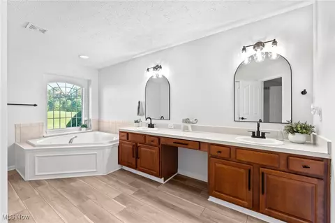 Bath - 614 Rundle St, Lagrange, OH 44050 photo 1 of 4