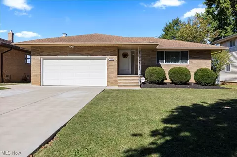 5700 Hollywood Dr, Parma, OH 44129