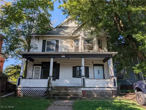 425 Fulton Dr NW, Canton, OH 44703