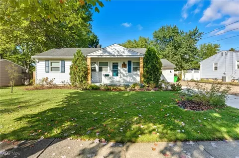4048 Burton Dr, Stow, OH 44224
