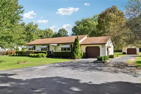 1005 Ellsworth Bailey Rd SW, Warren, OH 44481