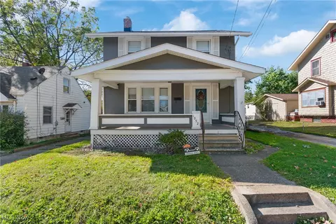 1052 Lexington Ave, Akron, OH 44310