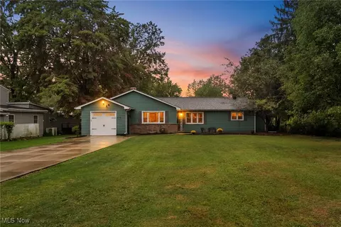 7872 French Dr, Northfield Center, OH 44067