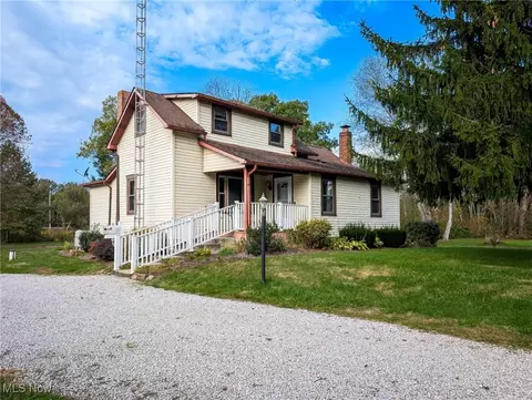 12910 Lincoln St SE, Paris, OH 44669