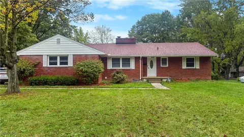 230 Deer Trail Ave, Canfield, OH 44406