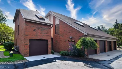 4705 Mayfield Rd #B, South Euclid, OH 44121