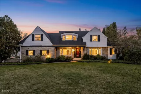 33770 Hiram Trl, Moreland Hills, OH 44022