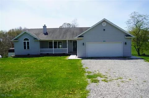 104 Alice Dr, Hopedale, OH 43976