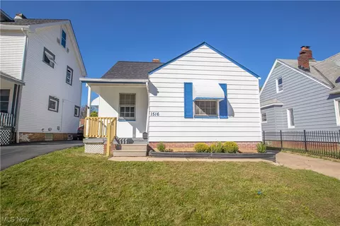 1516 Amberley Ave, Cleveland, OH 44109