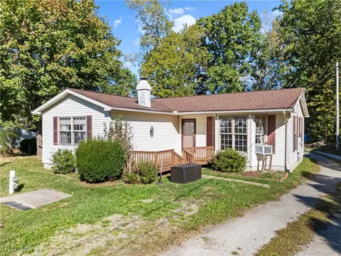 6969 Georgetown St NE, East Canton, OH 44730