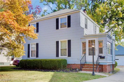 225 E 246th St, Euclid, OH 44123