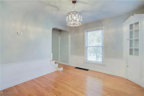 225 E 246th St, Euclid, OH 44123 photo 9