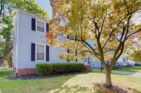 225 E 246th St, Euclid, OH 44123 photo 3