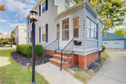 225 E 246th St, Euclid, OH 44123 photo 4