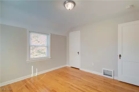 225 E 246th St, Euclid, OH 44123 photo 16