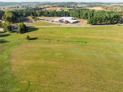SW Miller Avenue, Sugarcreek, OH 44681