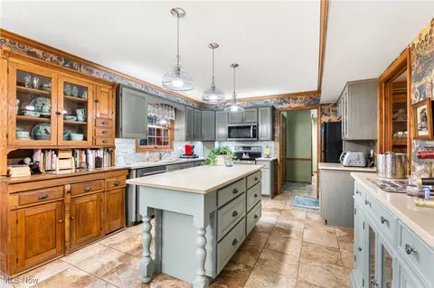 726 Sunrise Dr, Amherst, OH 44001 photo 18