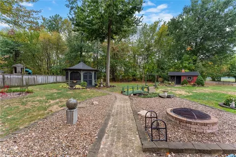 726 Sunrise Dr, Amherst, OH 44001 photo 7