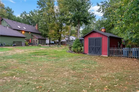 726 Sunrise Dr, Amherst, OH 44001 photo 9