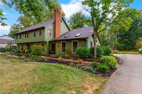 726 Sunrise Dr, Amherst, OH 44001 photo 4